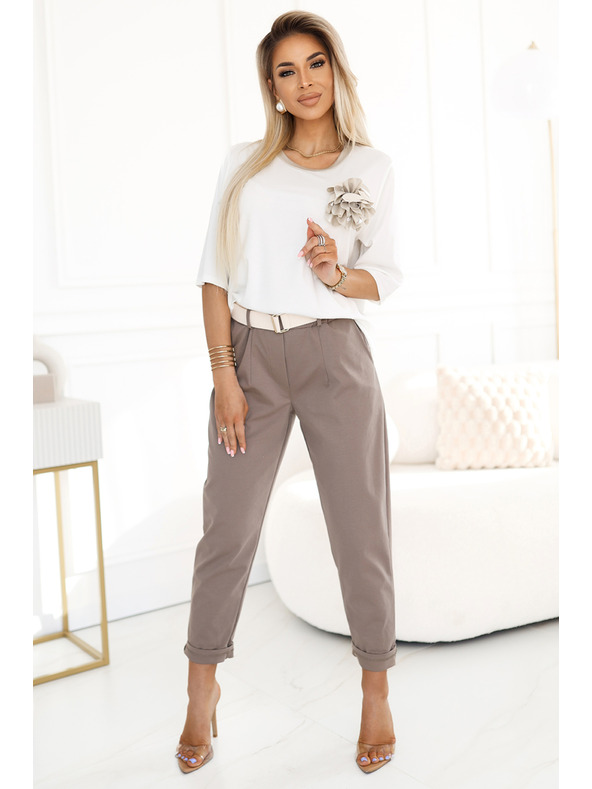 numoco Pohodlná halenka s květinovou aplikací na rameni Numoco