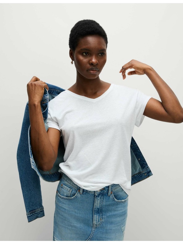 Marks & Spencer Tričko normálního střihu ze směsi lnu s výstřihem do V Marks & Spencer bílá