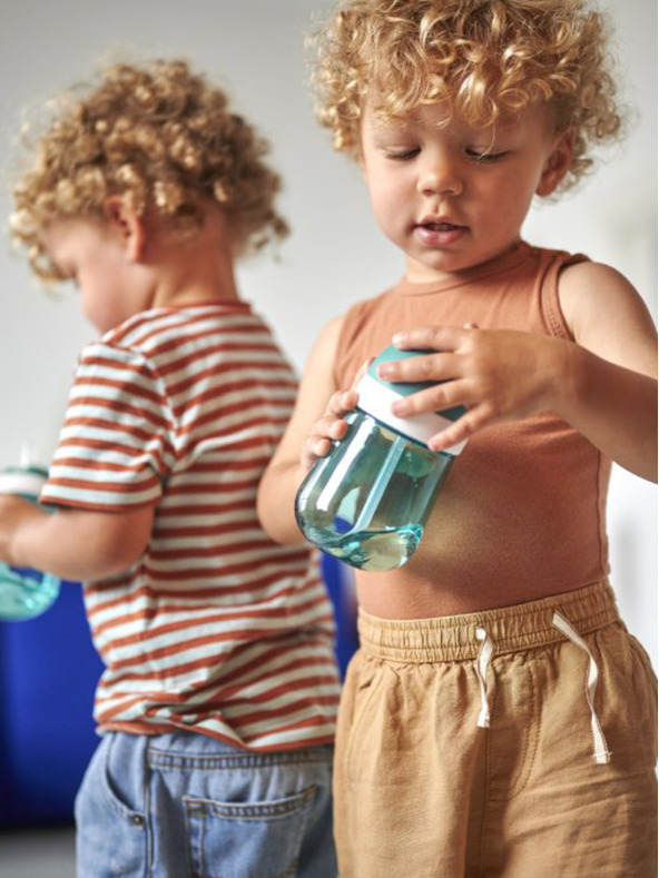 Mepal Mepal Dětský trénovací hrnek s brčkem Mio 300 ml Tyrkys