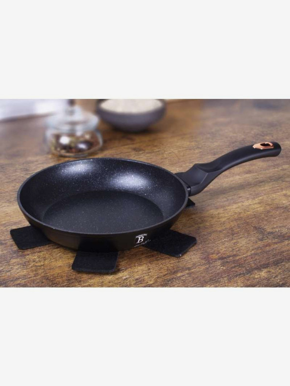 Berlingerhaus Pánev s mramorovým povrchem 28 cm Black Rose Collection BERLINGERHAUS