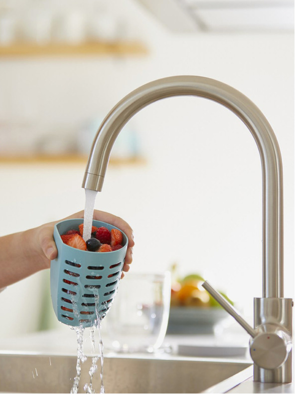 Mepal Černý svačinový box se sítkem Mepal Ellipse 600 ml