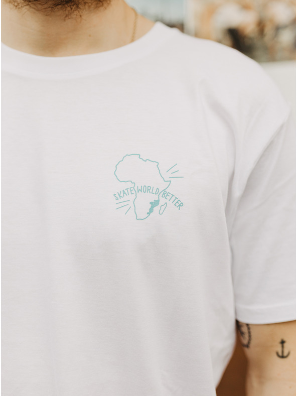DOBRO Bílé pánské tričko DOBRO. Skate World Better