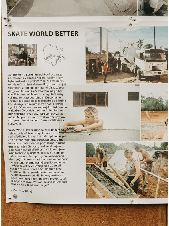 DOBRO Bílé pánské tričko DOBRO. Skate World Better