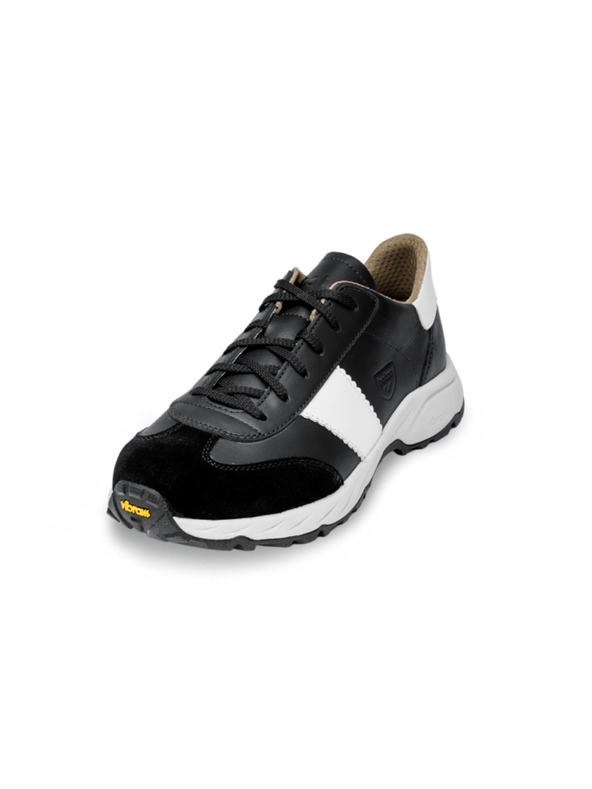 BOTAS *** Dámské kožené outdoorové tenisky / botasky černo-bílé Botas Nordic Black