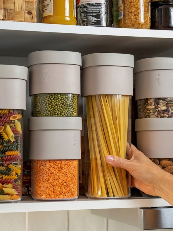 Lékué Sada tří nádob na skladování suchých potravin ve světle šedé barvě Lékué Flip Storage Set