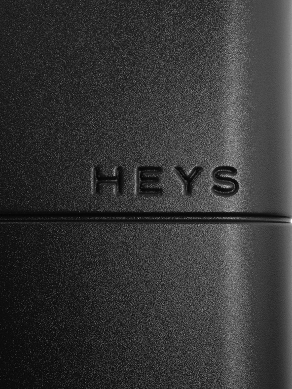 Heys Černý cestovní kufr Heys Zen L Black