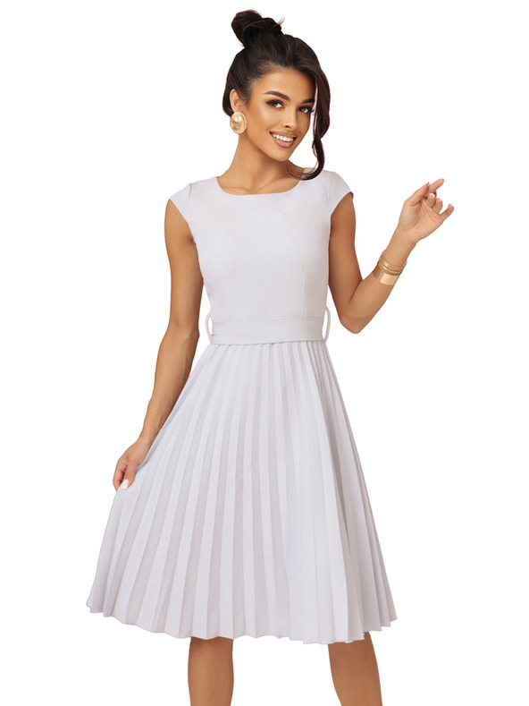 numoco LILA Plisované šaty s krátkým rukávem a páskem