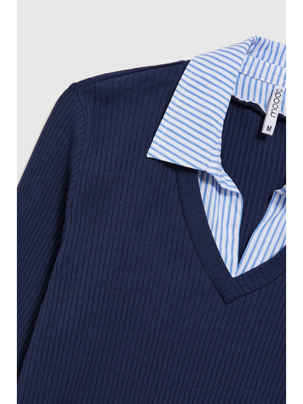 Moodo Tmavě modrý svetr s košilovým límečkem