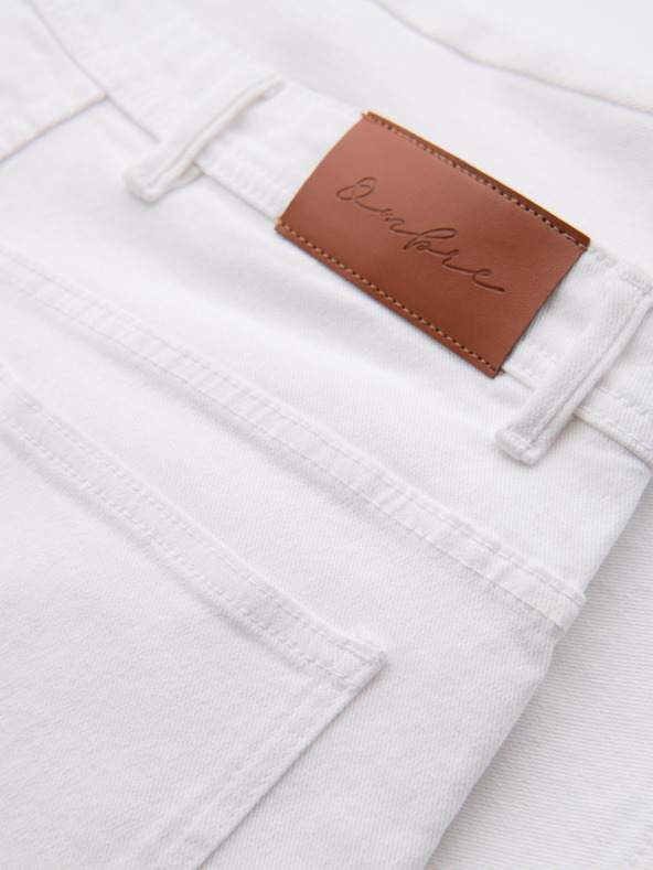 Ombre Clothing Pánské džínové šortky klasického střihu - bílé