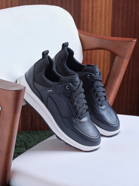 Geox Černé dámské tenisky Geox Spherica 4x4 b abx