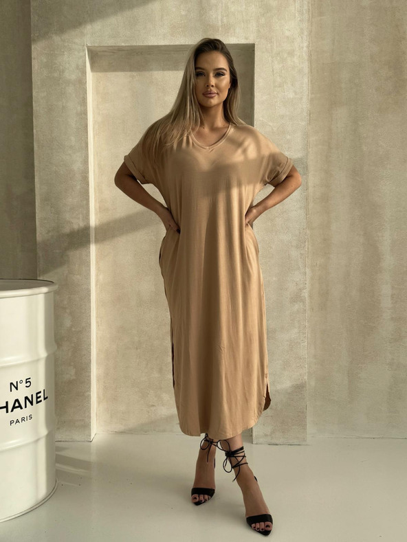 Edoti Oversize maxi šaty - camel barva
