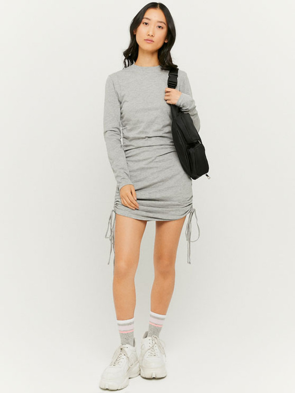 TALLY WEiJL Světle šedé pouzdrové minišaty se stahováním na bocích TALLY WEiJL