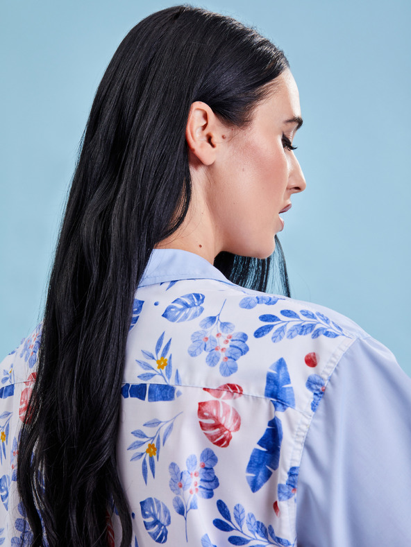 ZOOT.collab Modrá dámská košile s květovanou zadní částí z Kolekce BESKY by ZOOT