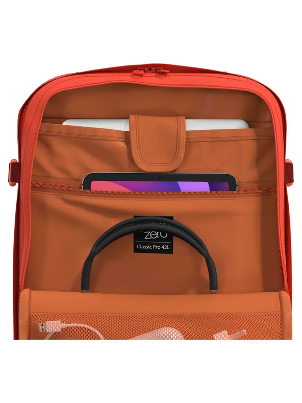 CabinZero CabinZero Classic Pro 32L Tomato Festival