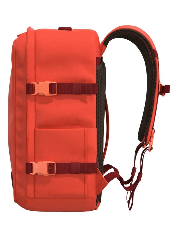 CabinZero CabinZero Classic Plus 32L Tomato Festival