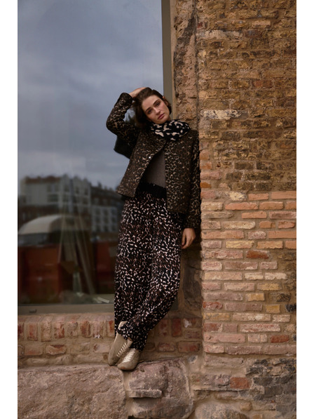 Moodo Dámské leopardí kalhoty Moodo – hnědé