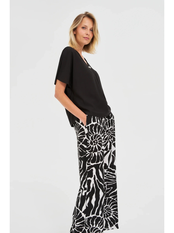 Moodo Černá volná halenka s krátkým rukávem