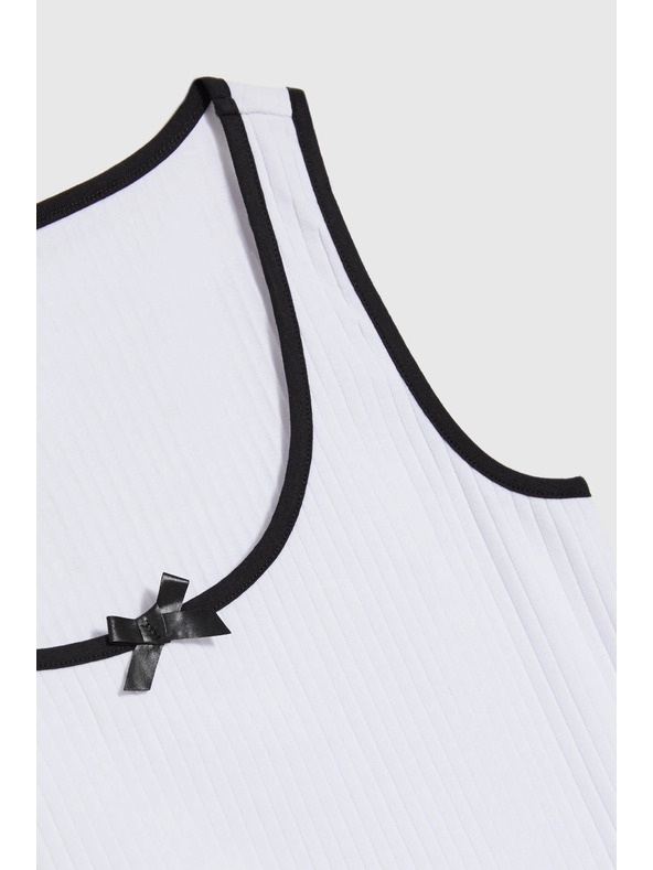 Moodo Dámské bílé tílko s černým lemem