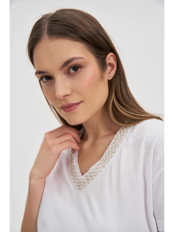 Moodo Dámské tričko se zdobeným výstřihem – bílé