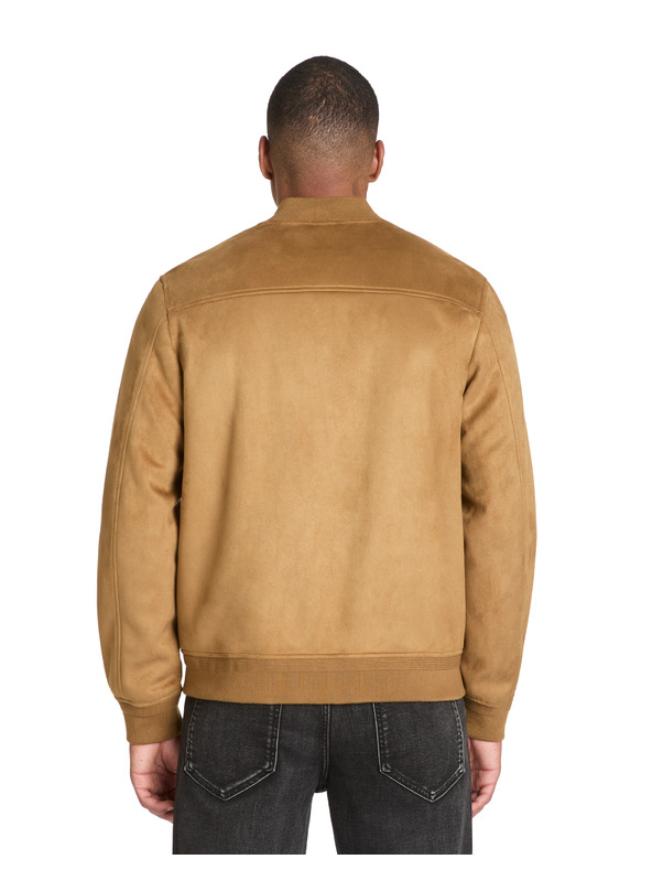 Celio Bunda z umělého semiše Judain