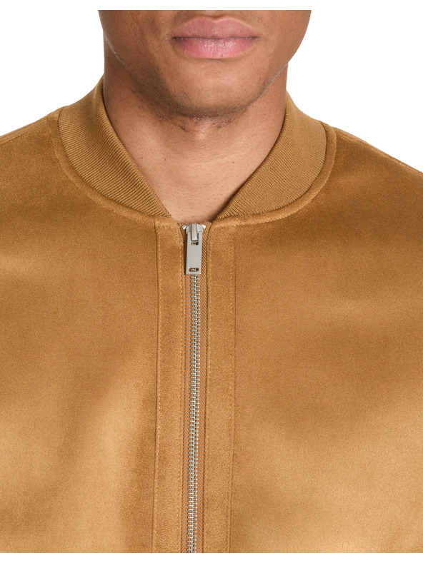 Celio Bunda z umělého semiše Judain