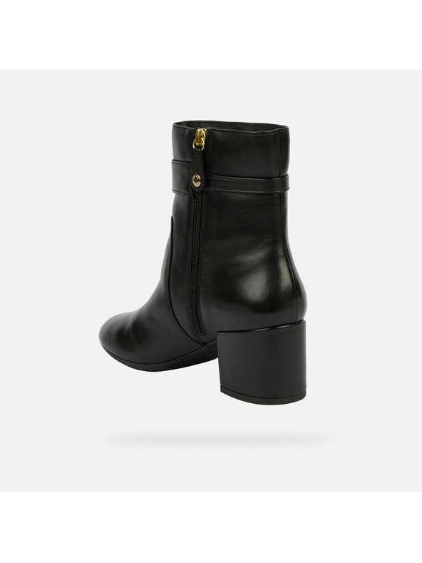 Geox Černá dámská kotníková obuv Geox Eleana