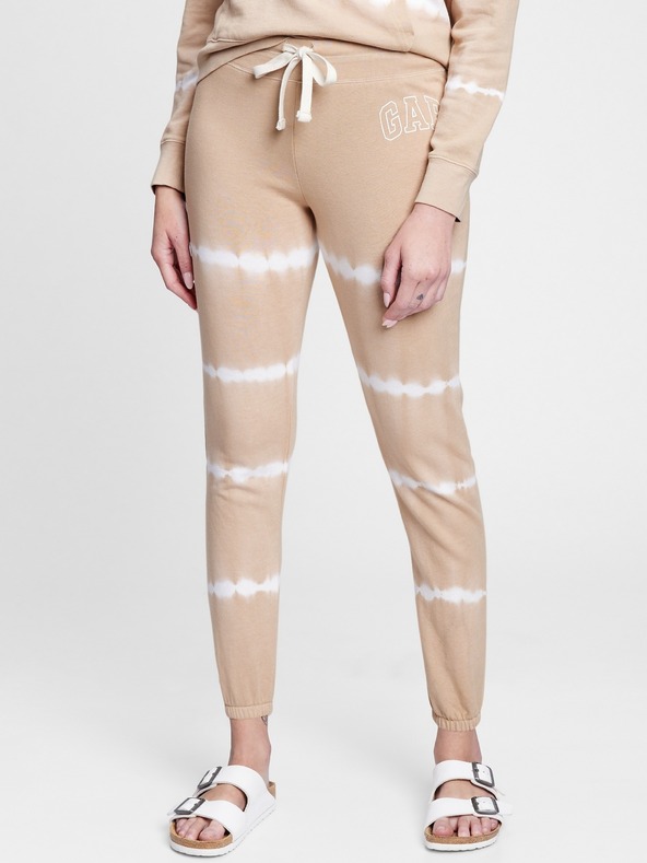 GAP Batikované tepláky logo GAP