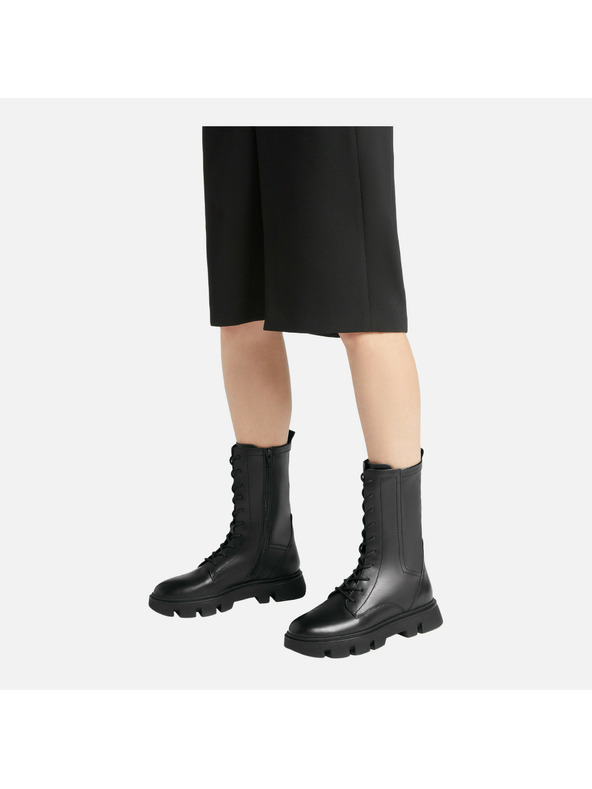 Geox Černá dámská kotníková obuv Geox Vilde