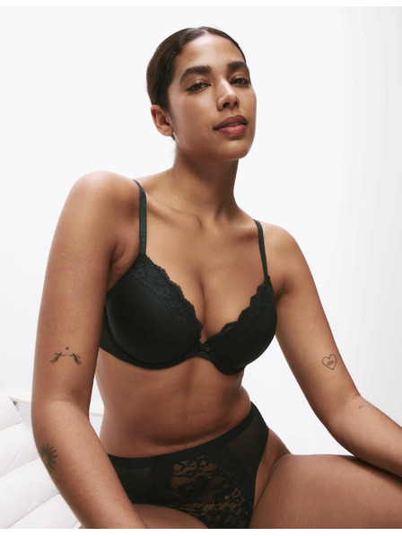 Marks & Spencer Krajková dekoltová podprsenka s kosticemi a vycpávkami, vel. A–E Marks & Spencer černá