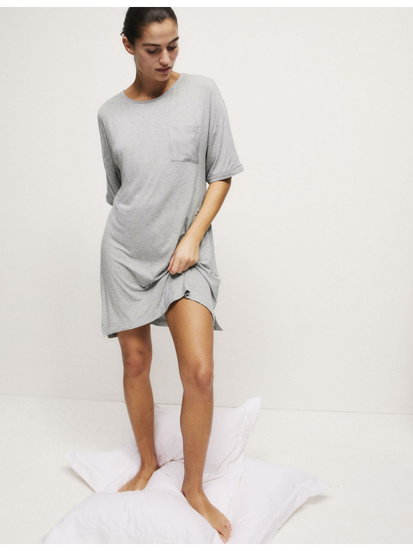 Marks & Spencer Noční košile Body Soft™ se saténovým lemováním Marks & Spencer šedá