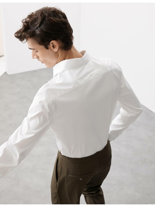 Marks & Spencer Košile úzkého střihu se strečem a vysokým podílem bavlny, v nežehlivé úpravě Marks & Spencer bílá