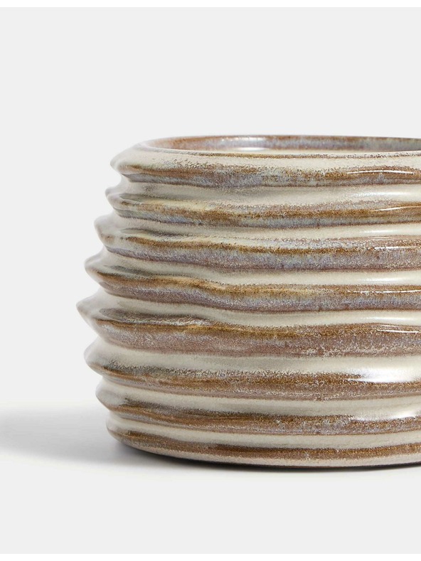 Marks & Spencer Žebrovaný keramický svícen Marks & Spencer smetanová