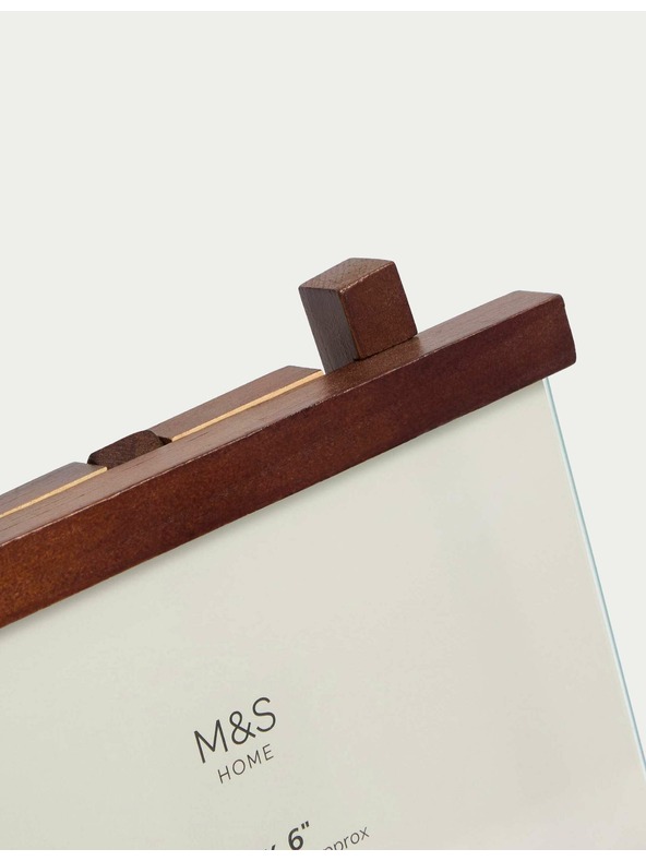 Marks & Spencer Dřevěný stojací fotorámeček, 10 × 15 cm Marks & Spencer béžová