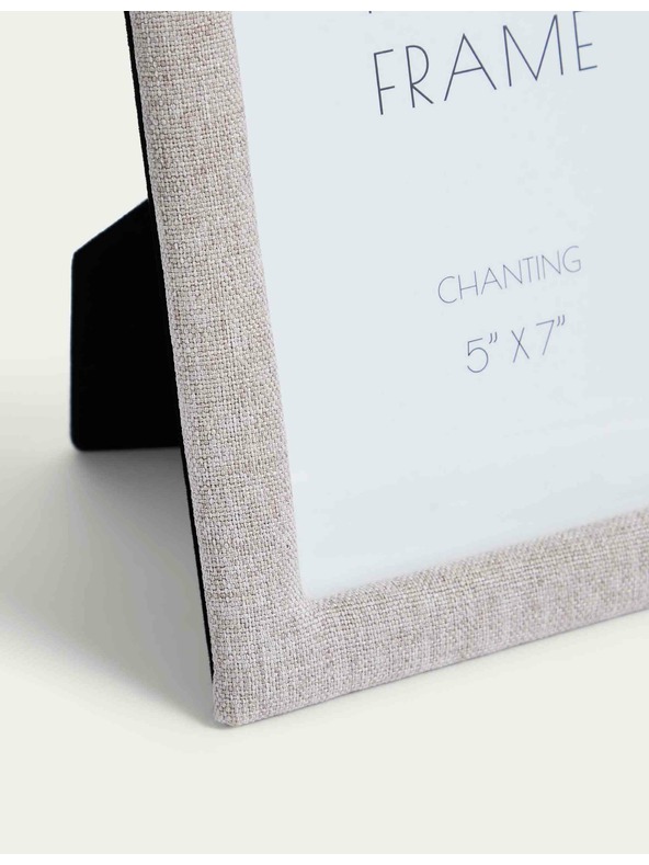 Marks & Spencer Látkový fotorámeček 10 x 15 cm Marks & Spencer šedá