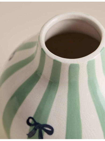 Marks & Spencer Pruhovaná keramická váza s popraskanou glazurou Marks & Spencer zelená