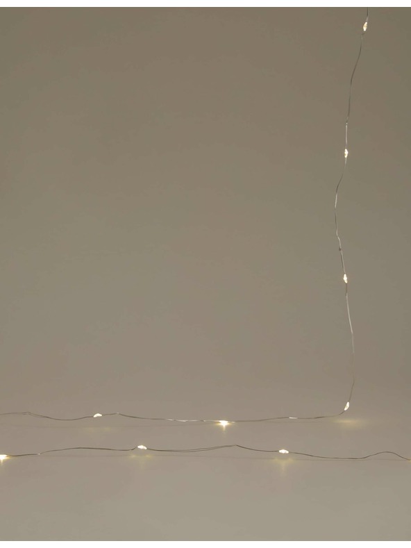 Marks & Spencer Teplé bílé LED drátěné světlo na baterie Marks & Spencer stříbrná