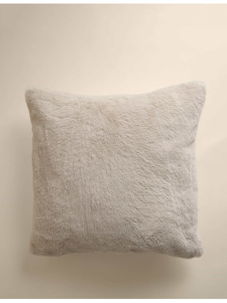 Marks & Spencer Mimořádně měkký polštářek z umělé kožešiny Marks & Spencer smetanová