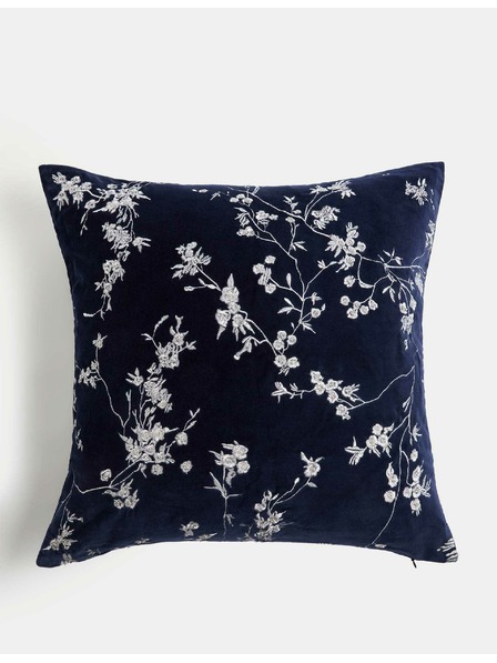 Marks & Spencer Sametový polštář s vyšívanými třešňovými květy Marks & Spencer námořnická modrá