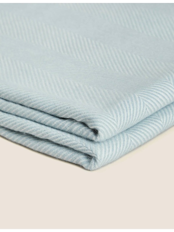 Marks & Spencer Přehoz se vzorem rybí kosti Marks & Spencer modrá