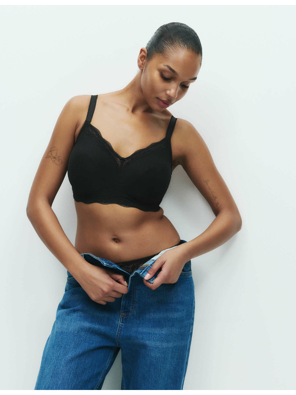 Marks & Spencer Braletka Jasmine bez kostic s krajkovými lemy, vel. F+ Marks & Spencer černá