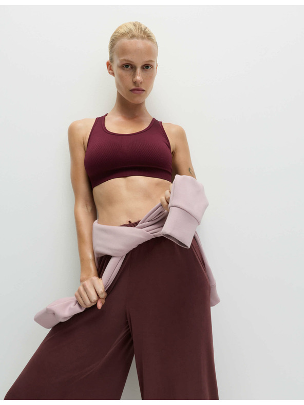 Marks & Spencer Středně zpevněná oboustranná bezešvá sportovní podprsenka Marks & Spencer červená