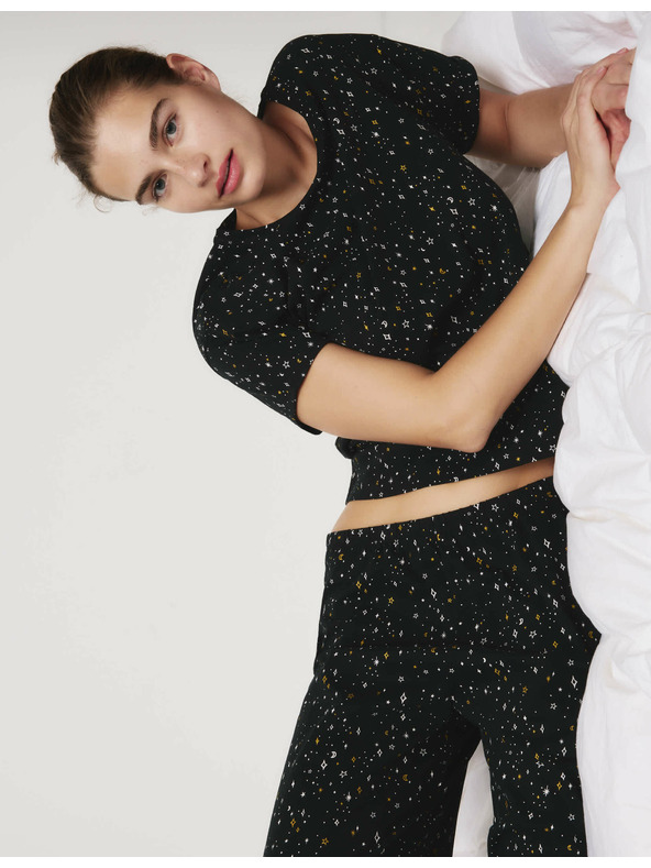 Marks & Spencer Zkrácená pyžamová souprava s vysokým podílem bavlny a potiskem Marks & Spencer černá