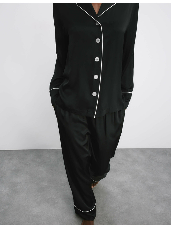 Marks & Spencer Saténová pyžamová souprava s klopami Marks & Spencer černá