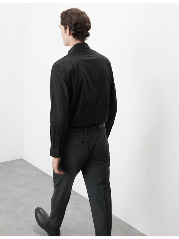 Marks & Spencer Strečová bavlněná košile klasického střihu s technologií 360 Flex™ Marks & Spencer černá