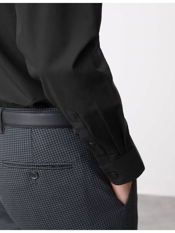 Marks & Spencer Strečová bavlněná košile klasického střihu s technologií 360 Flex™ Marks & Spencer černá