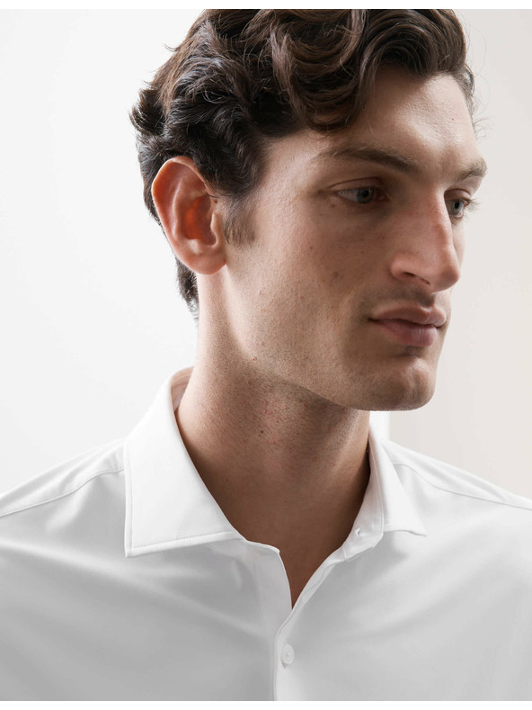 Marks & Spencer Strečová funkční košile projmutého střihu Marks & Spencer bílá