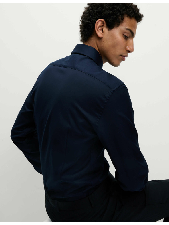 Marks & Spencer Keprová košile úzkého střihu z luxusní bavlny s dvojitou manžetou Marks & Spencer námořnická modrá