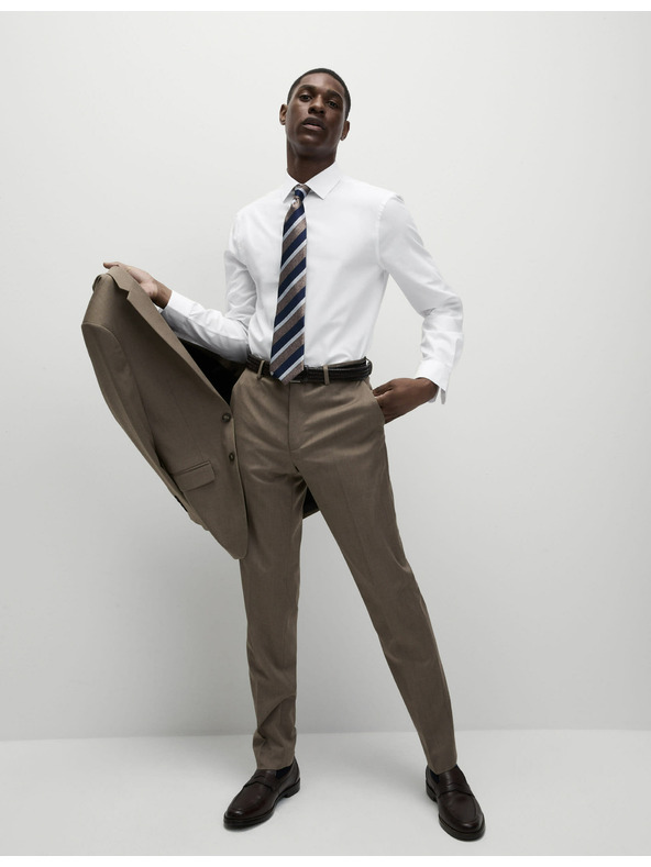 Marks & Spencer Košile úzkého střihu ze směsi bavlny s nežehlivou úpravou Marks & Spencer bílá