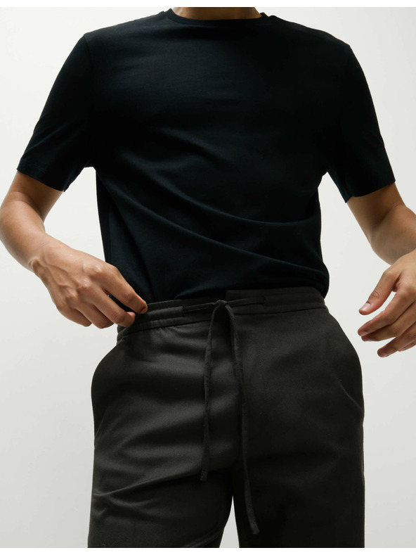 Marks & Spencer Elastické formální kalhoty klasického střihu Marks & Spencer černá