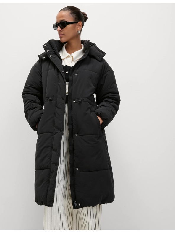 Marks & Spencer Dlouhý prošívaný kabát s kapucí s technologií Thermowarmth™ Marks & Spencer černá